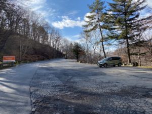 滝の湯　駐車場