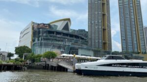 ミレニアムヒルトン　行き方１１２