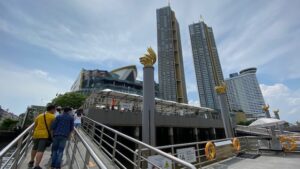 ミレニアムヒルトン　行き方１１３