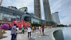 ミレニアムヒルトン　行き方１１４